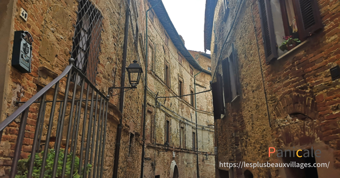 パニカーレ【イタリアの美しい村】 – 世界の最も美しい村をめぐる